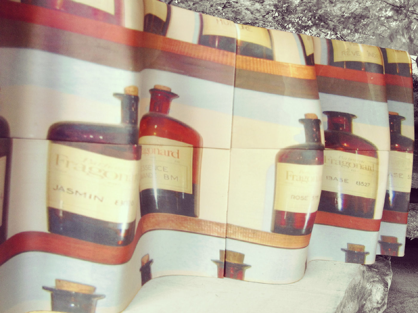 Sinusoidal Perfume