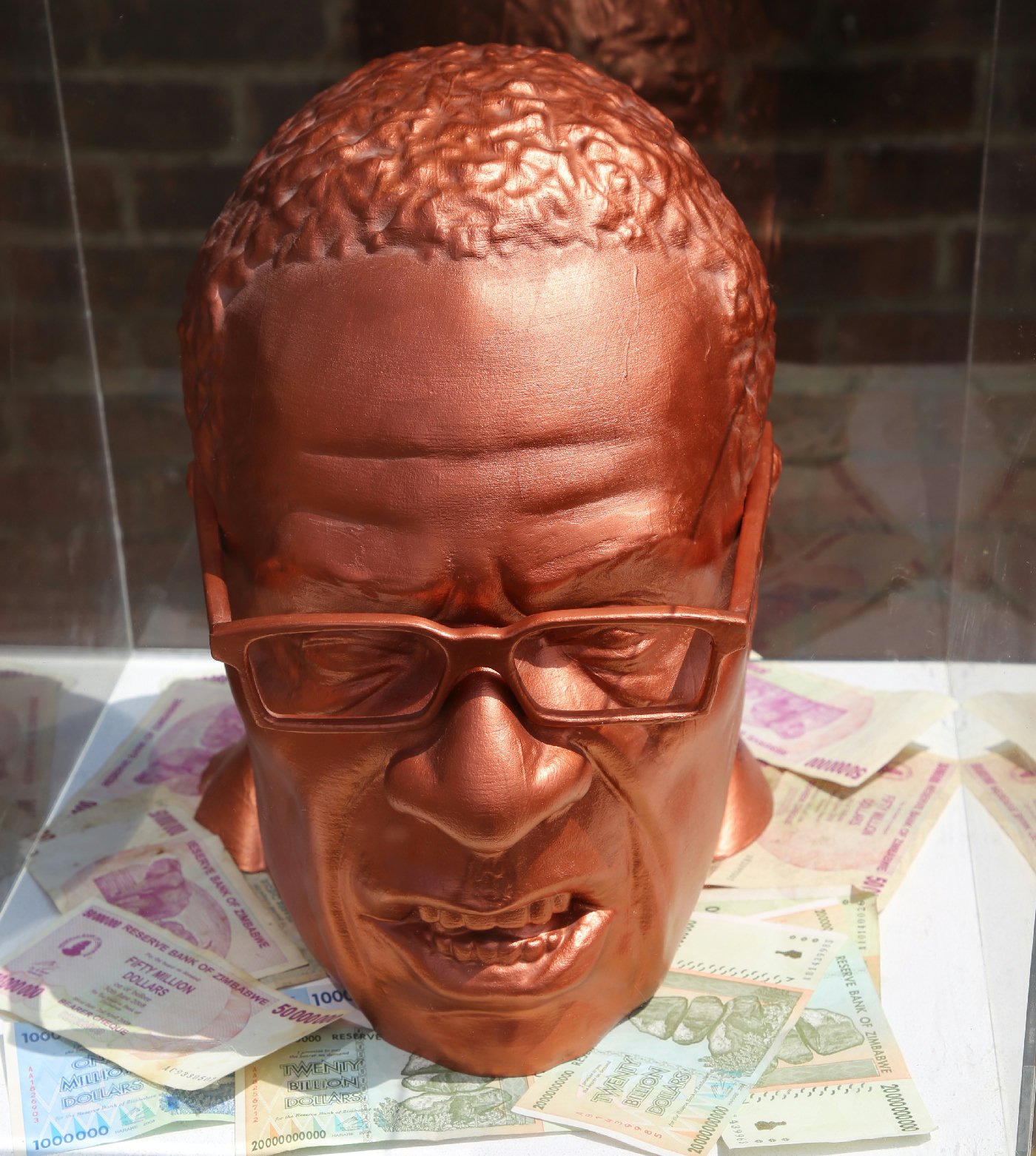 Jonty Hurwitz & Yifat Davidoff, Hyperinflation the Zimbabwe Tale, Acrylic Painted Sandstone, 2011