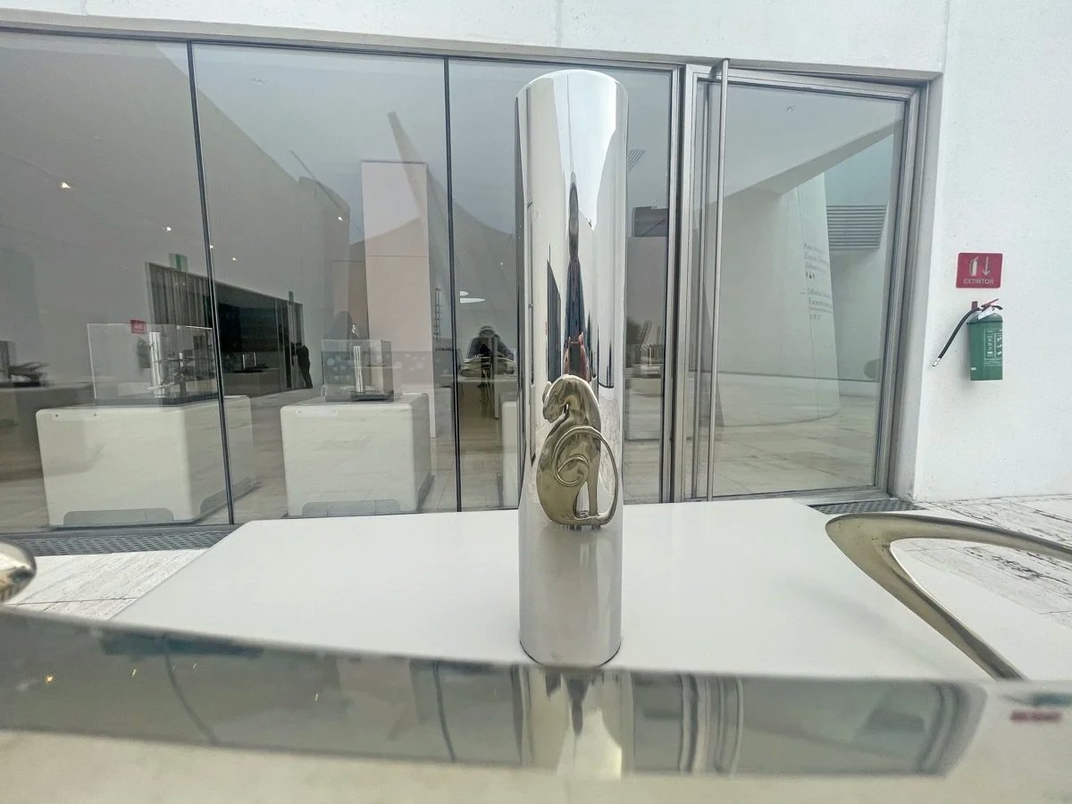 Jonty Hurwitz & Yifat Davidoff, Savoy Cat, White Bronze & Steel, 2013